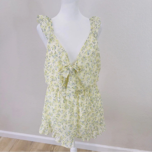 NWT SADIE & SAGE beautiful floral romper - Picture 1 of 9